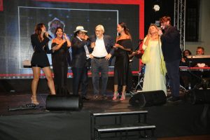 Premio Eva3000 Catajo2021, la festa della regina del gossip con una parata di star